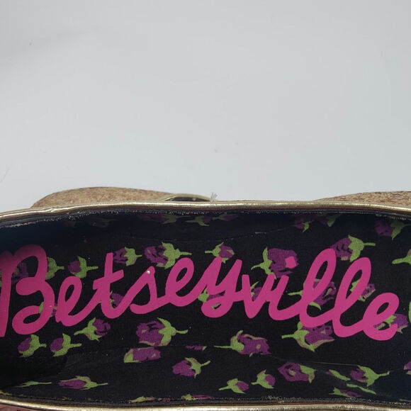 Y2K Gold Betsy Johnson studded flats sz 7 - Picture 7 of 8